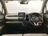 【前方視界】開放的な前方視界!運転がしやすく疲れにくいです♪窓が大きく、見通しがとっても良いおクルマですよ♪
