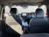 お車の室内は、落ち着いた雰囲気です。