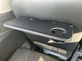 サードシート用シートバックテーブルです