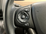 【ステアリングスイッチ】 手元のスイッチでオーディオなどの操作ができます。