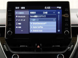 デイスプレイオーディオを装備。スマホとクルマをつなぐことで、いろんなサービスが楽しめます。(AppleCarplay/AndroidAuto 対応)