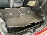 【デッキボード】脚を立てれば2段積みモードに。取り外してテーブルとしても使用可能。キャンプ時などに便利です♪