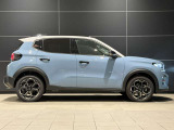高めの車高とスクエアなフォルムがSUVらしさを演出。街乗りにもぴったりなサイズ感で、デザイン性と実用性を兼ね備えています。