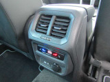 3ゾーンオートエアコンで運転席・助手席側と異なった温度設定が可能になりました!