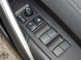 電動格納式ドアミラー・パワーウインドウを装備しています。