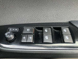 全席パワーウインドです。ドアミラーの格納調整も行えます!