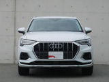 一目でAudiだと分かる特色を持つフロントマスク。