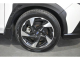 18インチアルミホイール。タイヤサイズは225/55R18です。