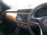 操作しやすい運転席廻り!操作パネルも使いやすい!!ドライブが楽しくなりますっ