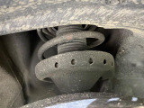 お車を安心してお乗りいただく為には、足回りの定期点検が欠かせません。サービスサポート(有償保証)では無料点検もご提供しており、安心のカーライフをお過ごしいただけるサポート体制が整っています。