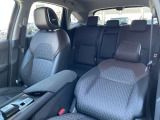 室内シートはゆったりワイドなサイズ。長距離ドライブでも疲れにくいデザインです。
