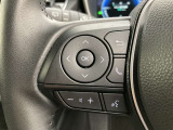 運転中、オーディオの操作をしてて、ハッとしたことはありませんか?ステアリングスイッチは、運転中でもハンドルでオーディオの操作が可能です。安全なドライブをサポートします。