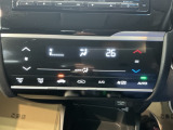 【オートエアコン】外気温や日差しに合わせて、賢く空調をコントロール。設定した温度をキープし続けてくれるから、運転に集中することができます。