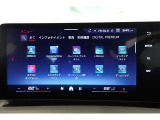 クルマの頭脳ともいえる、管理システム、iDrive。ナビだけではなく、オーディオ操作や車両情報の表示などをコントロールできます。便利さと安全性の向上にも繋がっています。