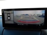 【360度ビューモニター】車両の前後左右に備えた計4つのカメラを活用し、車両上方から見たトップビューのほか、フロントビュー、リアビュー、左右サイドビューの映像をセンターディスプレイに表示いたします!