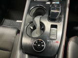 運転席・助手席のドリンクホルダーです。手のとどきやすい位置にあるので便利です