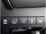 運転席からトランクを開けることができます!とても便利な装備ですよ♪