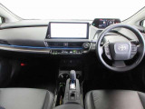 視線を前方に誘導する、トップマウントメーターを起点とし、安全確認がしやすく運転に集中できる構成に!!最大限走りの良さを楽しむことができます♪