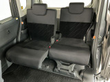 【スライドシート】後席にもスライド機構があることで、細やかに荷室スペースを確保!日常の様々なシーンに対応します♪