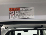 イージークローザーとは、ドアを半ドア状態まで閉めるとモーターが自動で引き込み、ドアを閉めてくれる自動車の補助機能です。
