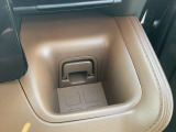 運転席用ドリンクホルダーです