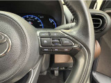 レーダークルーズコントロールを搭載しております。前車との距離をレーダーで測り一定の車間距離とスピードを保つとても便利な機能です。高速道路で楽に安心安全です!