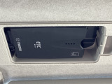 マツダ純正スマートインETC装備!サンバイザーの裏に車載器をスッキリ収納!ワンプッシュでETCカードの出し入れも簡単にできます。