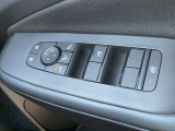 パワーウインドウスイッチです。運転席はオート機能付きです。