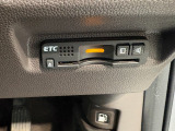 ETCを装備!高速道路や有料道路の料金所をキャッシュレスでスムーズに通過できます。料金所で停車して現金を用意する手間もなく、通勤から旅行・レジャーまで便利に活躍する嬉しい装備です。