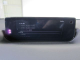 Bluetooth接続はもちろんフルセグTVチューナーを装備しています。また、USB端子も備えています。
