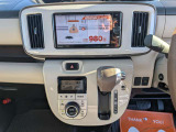 操作性に配慮されたシフト周り。スムーズな切り替えが可能で、ストレスのない運転をアシストします。