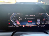 『運転』に対するBMWのこだわりはメーターパネルにも表れております。視野性の良いメーターパネルは疲労感の軽減と、運転の楽しさをもたらしてくれます。