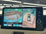 【マルチビューカメラシステム】専用のカメラにより、上から見下ろしたような視点で360度クルマの周囲を確認することができます☆死角部分も確認しやすく、狭い場所での切り返しや駐車もスムーズに行えます。