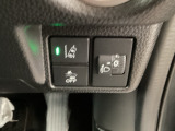 路外逸脱抑制機能、衝突軽減ブレーキを搭載。走行中の車線逸脱防止と前方衝突リスク低減をサポートする安心の安全装備です。