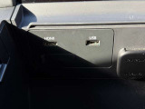 USB端子が2つ差し込めるようになっています!ケーブルを接続することで車内でスマートフォン等の充電が可能に!