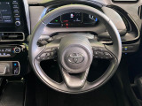 インテリアに合わせたデザインのステアリングは、運転される方のことも考え、運転しやすい形状、大きさです。是非一度、実際に触ってお確かめください。