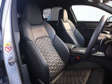 高級家具のような質の高いレザーを採用するのはAudiのクルマづくりの哲学のひとつです。体の大きなドイツ人が座っても頑丈な耐久性があります。シートヒーター付きですので冬でも大変心地良く運転をして頂けます