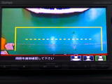 バックカメラの画像です。ガイドラインがスムースな車庫入れをサポートいたします。車庫入れの安心感がアップしますね。