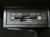 高速道路を賢く使うETC2.0装備です。高速道路とクルマが情報を連携して渋滞の迂回ルートや災害時の適切な誘導をしてくれたりします。
