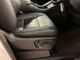 パワーシート搭載。微妙な調整が手軽にでき、ピッタリなポジションで運転することが可能です。