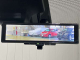 【インテリジェント ルームミラー】車両後方のカメラ映像をミラー面に映し出すので、車内の状況や、天候などに影響されずいつでもクリアな後方視界が得られます!