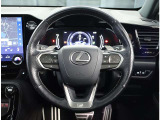 レーダークルーズコントロール。先行車を認識し、設定した車間距離を保ちながら追従走行を支援します。高速道路の渋滞走行時など、停止・発進を繰り返すシーンで、運転負荷を軽減します。