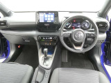 運転席からの視界はこんな感じです☆お気軽にご来店いただき、実際に座って是非お確かめください。ドライバーに寄り添う快適な操作フィールをもたらすステアリングです。