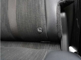 ◆ISOFIX◆シートベルトいらずでチャイルドシートと固定金具を連結するだけでガッチリ固定できます。