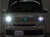 LEDヘッドライト(オートハイビーム機能付)が搭載されており、遠くまで明るく均一に照らし、高速道路等での安心感が向上しております。