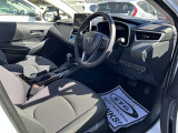 高いホールド性で運転姿勢が安定します。長距離ドライブでも疲れにくいのが魅力です。快適なドライビングライフをお送りください♪