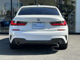 また、BMW正規認定中古車は、エマージェンシーサービスが自動付帯。24時間365日、皆様のカーライフをサポート致します。確かな安心のうえで、「駆けぬける歓び」をご堪能ください。