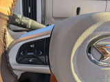 スイッチ類が使いやすく配置された操作周り。運転中でも直感的な操作が可能なレイアウトです。