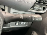 車外の明るさに応じでライトを点灯、消灯してくれるオートライト機能です☆お天気の良い昼間のトンネル走行などオートにしてると便利で安心です☆エンジン停止時にライトの消し忘れも無くなります☆