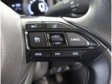 運転中、オーディオの操作をしてて、ハッとしたことはありませんか?ステアリングスイッチは、運転中でもハンドルでオーディオの操作が可能です。
